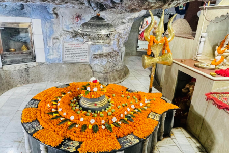 the Tapkeshwar Mahadev Mandir temple and its surroundings.